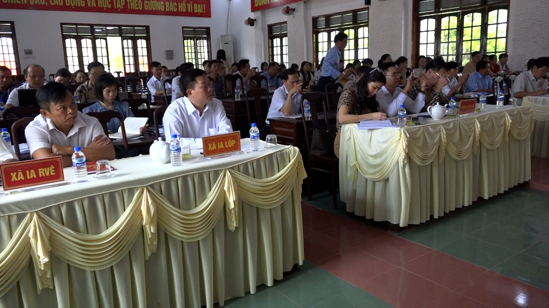 Sở Giáo dục và Đào tạo Đắk Lắk làm việc với các xã về công tác phát triển giáo dục